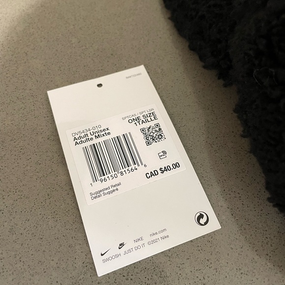 Nike Sherpa Baseball Hat - Picture 4 of 5